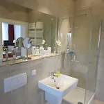 Gaestehaus Hotel 3*
