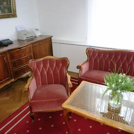 Hotel Gaestehaus 3*