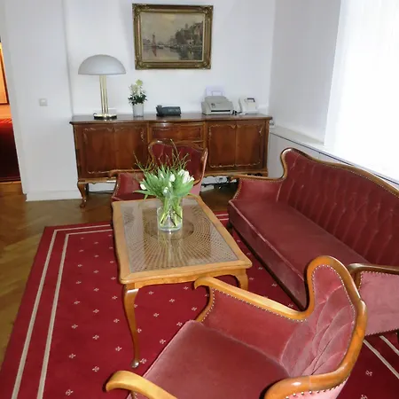 Hotel Gaestehaus 3*